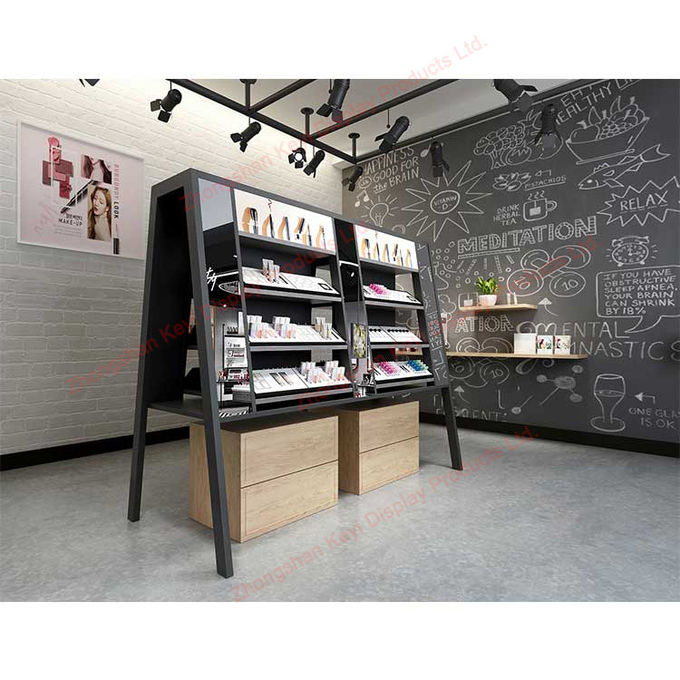 Косметические витрины магазина